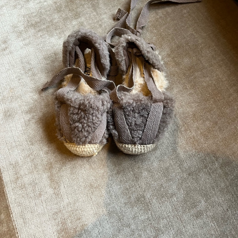 Zara little girls Sherpa espadrille